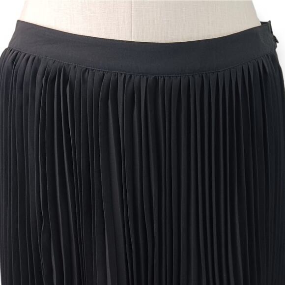 Modcloth SZ 14 Black Micro Pleated Mini Skirt - Picture 3 of 7